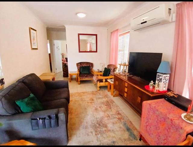 3 BEDROOM HOUSE FOR SALE IN STILBAAI-WES
